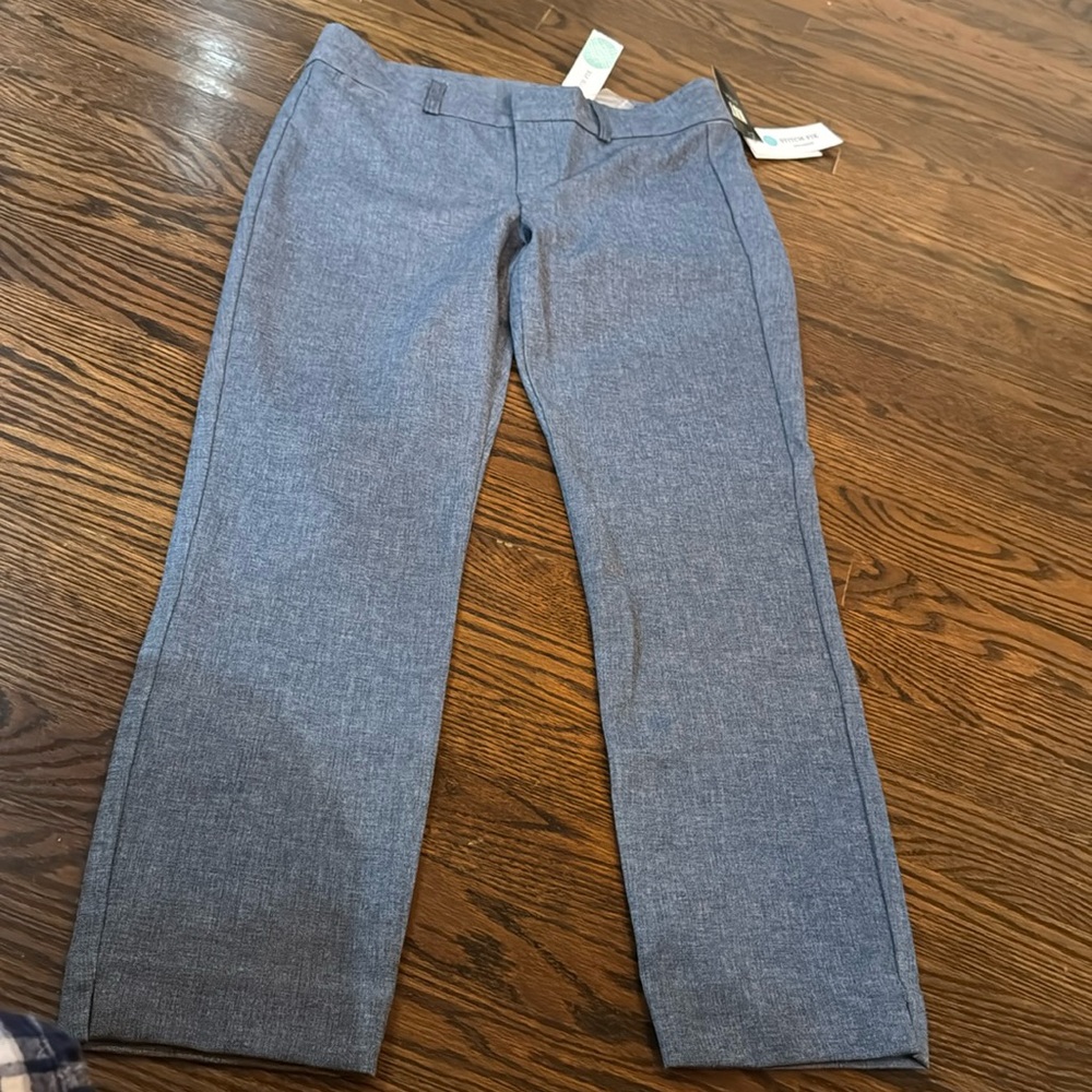 NWT Kut from the Kloth. Straight leg pants. 4P.